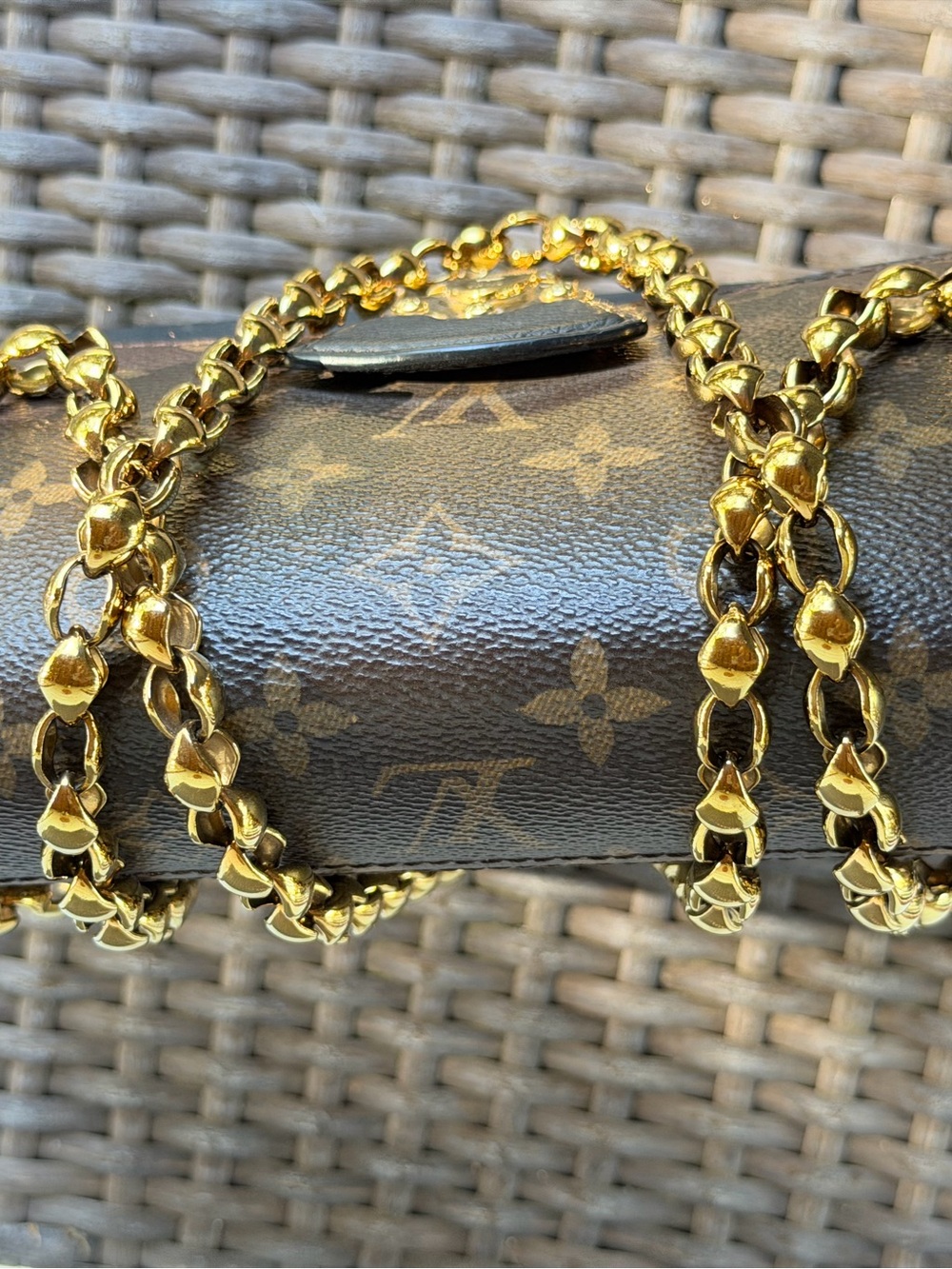Authentic LV Victoire Monogram - Picture 10 of 16